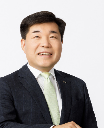 Jihwan Chung / Chief Operating Officer